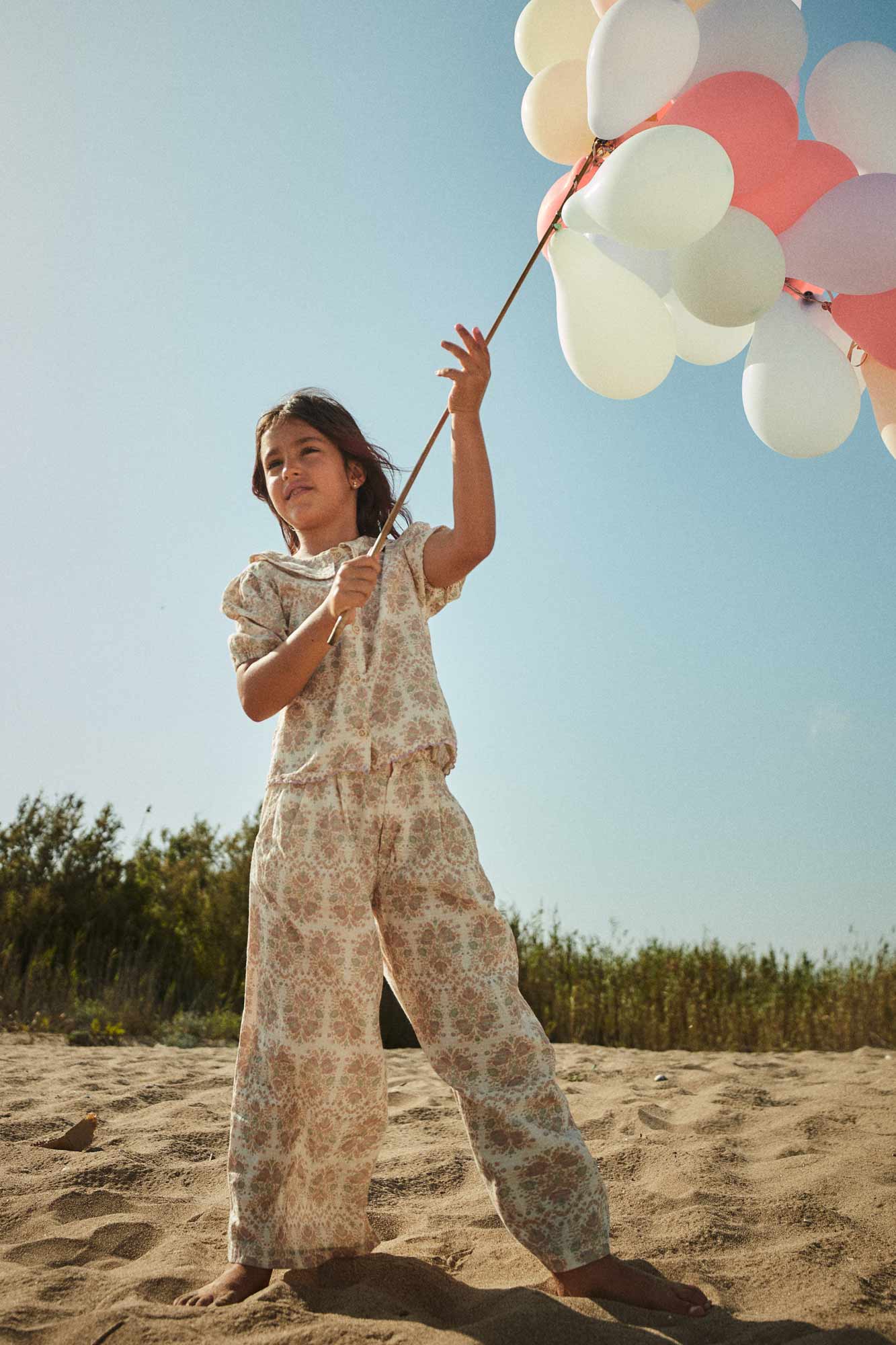 Coco Au Lait FLORAL WALLPAPER TOP  Floral Wallpaper