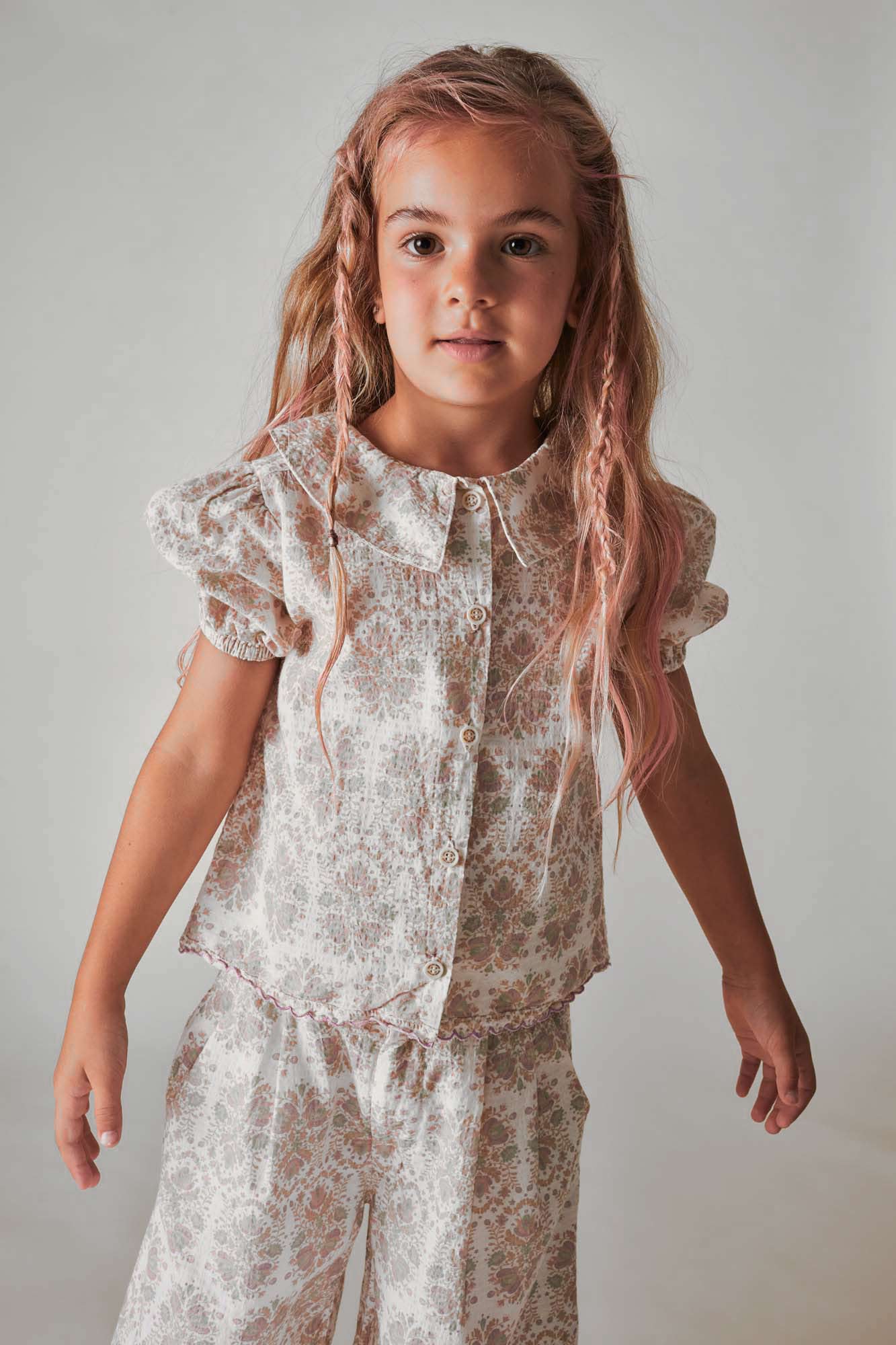 Coco Au Lait FLORAL WALLPAPER TOP  Floral Wallpaper