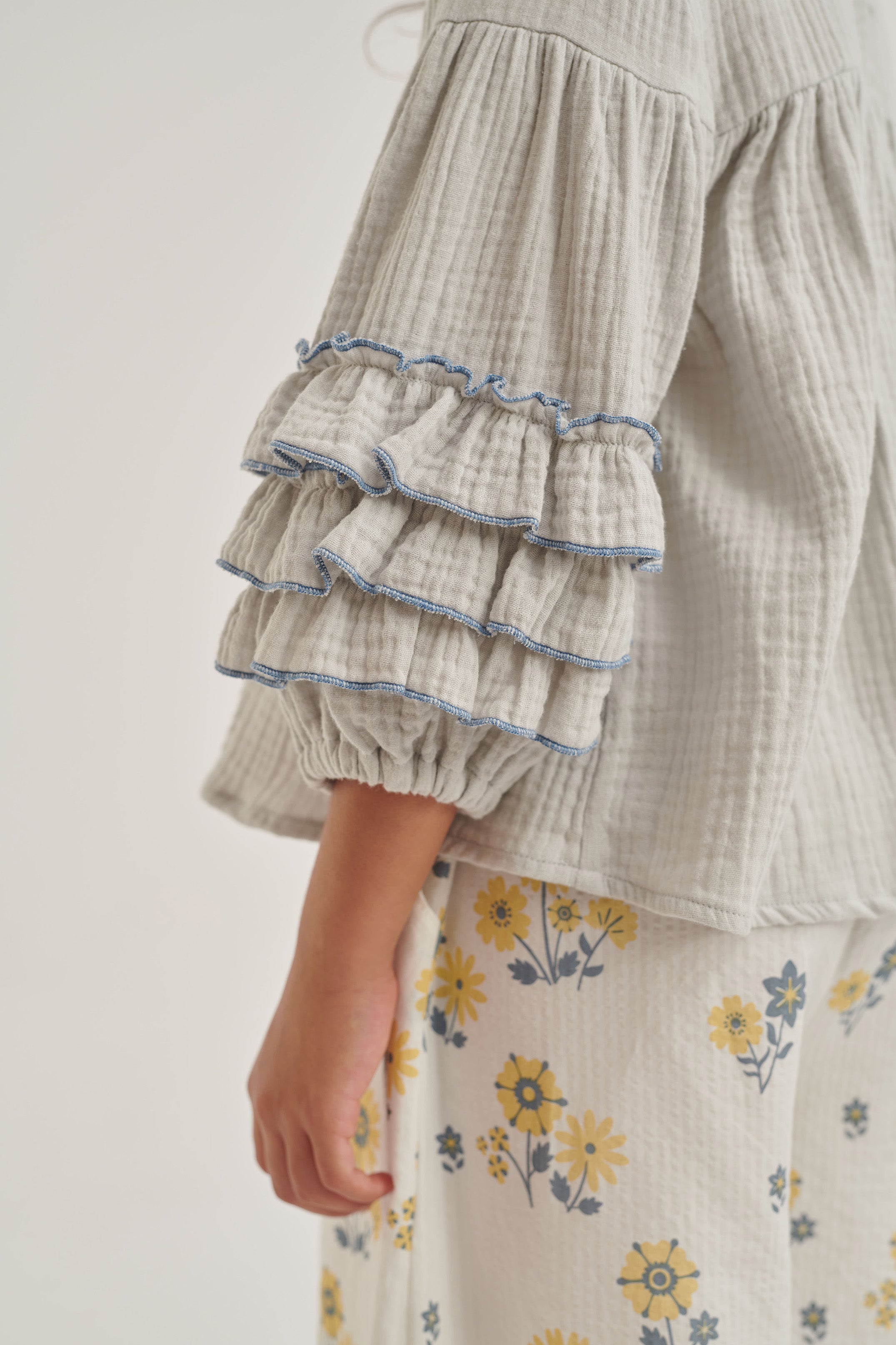 Coco Au Lait LIGHT BLUE DOUBLE GAUZE BLOUSE  Glacier Gray