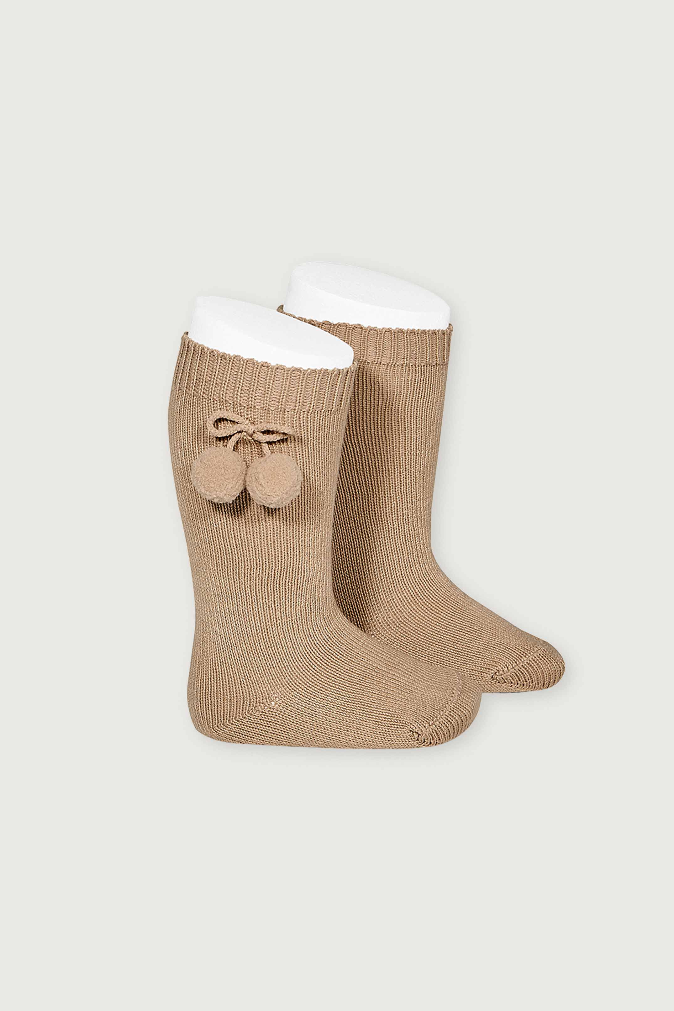 CALCETINES CONDOR ALTOS DE ALGODÓN, LISOS CON BORLAS